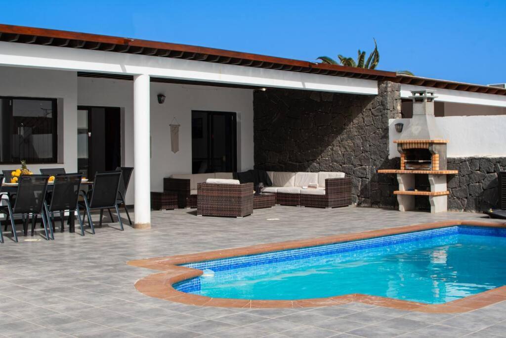 Casa Marlay Spacious, Heated Pool, Bbq & Fast Wi-Fi Only 15 Minutes Walk To Town Playa Blanca  Eksteriør bilde
