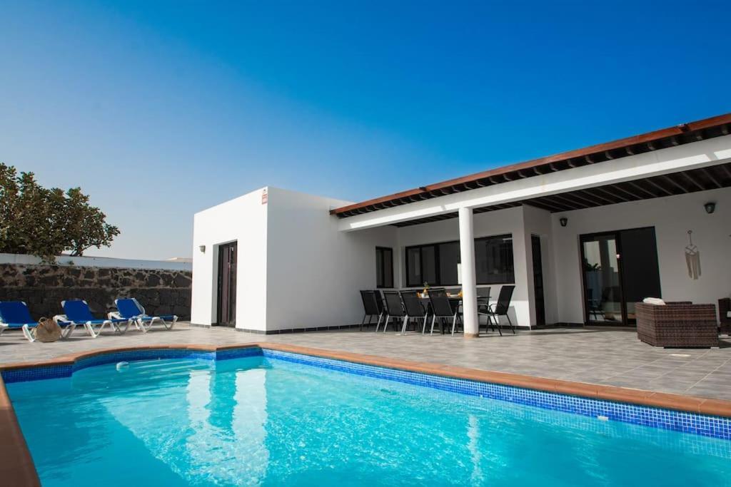 Casa Marlay Spacious, Heated Pool, Bbq & Fast Wi-Fi Only 15 Minutes Walk To Town Playa Blanca  Eksteriør bilde