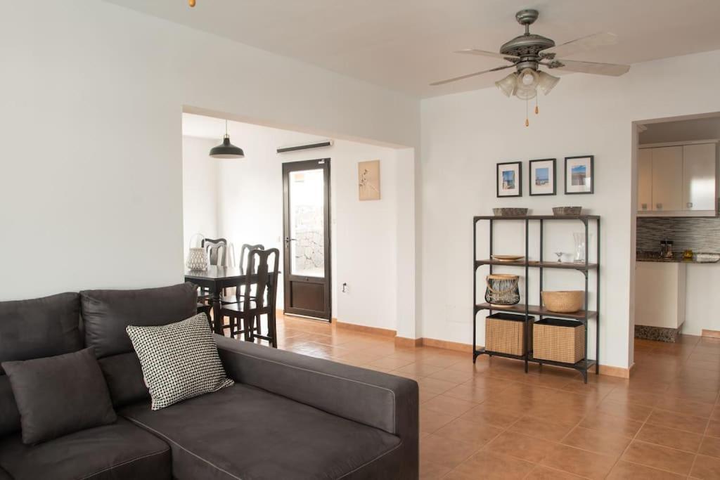 Casa Marlay Spacious, Heated Pool, Bbq & Fast Wi-Fi Only 15 Minutes Walk To Town Playa Blanca  Eksteriør bilde