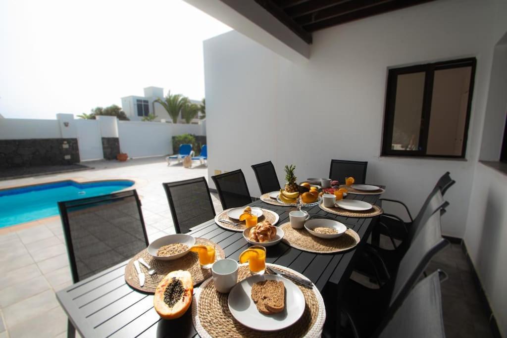 Casa Marlay Spacious, Heated Pool, Bbq & Fast Wi-Fi Only 15 Minutes Walk To Town Playa Blanca  Eksteriør bilde