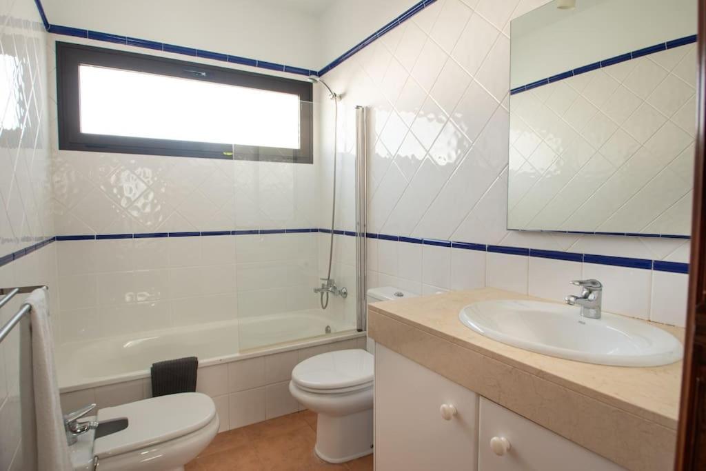 Casa Marlay Spacious, Heated Pool, Bbq & Fast Wi-Fi Only 15 Minutes Walk To Town Playa Blanca  Eksteriør bilde