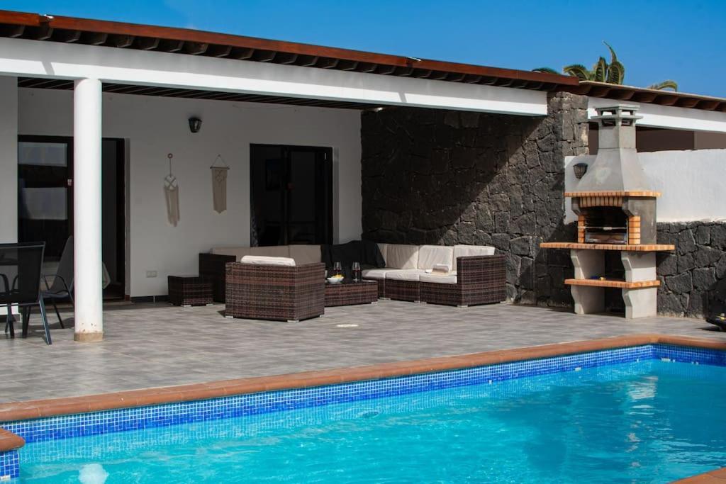 Casa Marlay Spacious, Heated Pool, Bbq & Fast Wi-Fi Only 15 Minutes Walk To Town Playa Blanca  Eksteriør bilde