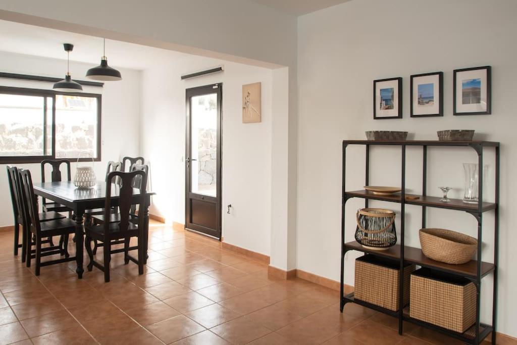Casa Marlay Spacious, Heated Pool, Bbq & Fast Wi-Fi Only 15 Minutes Walk To Town Playa Blanca  Eksteriør bilde
