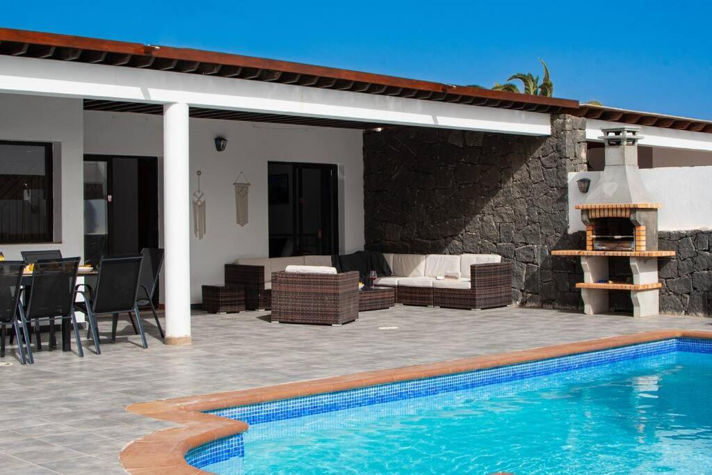 Casa Marlay Spacious, Heated Pool, Bbq & Fast Wi-Fi Only 15 Minutes Walk To Town Playa Blanca  Eksteriør bilde