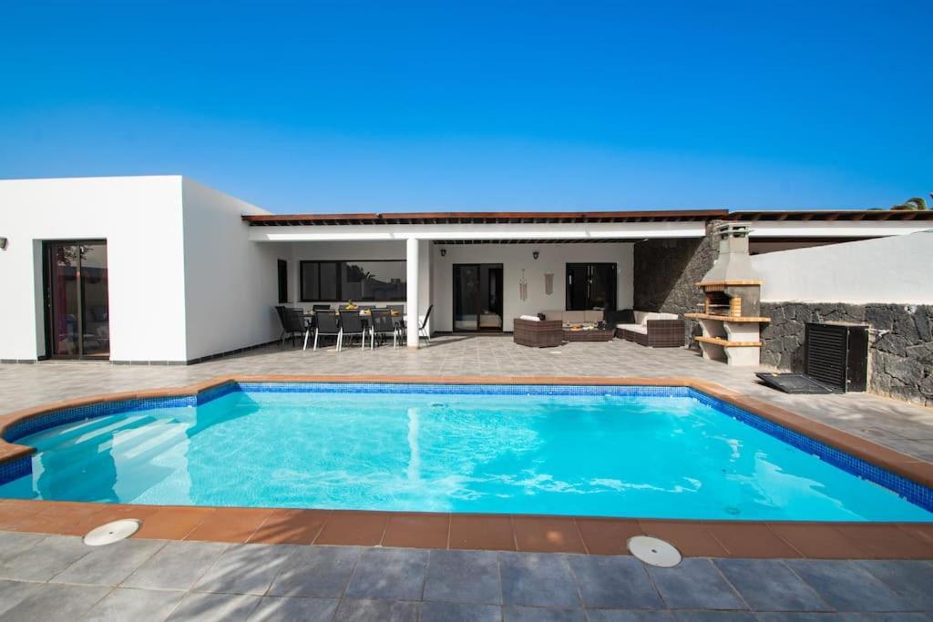 Casa Marlay Spacious, Heated Pool, Bbq & Fast Wi-Fi Only 15 Minutes Walk To Town Playa Blanca  Eksteriør bilde
